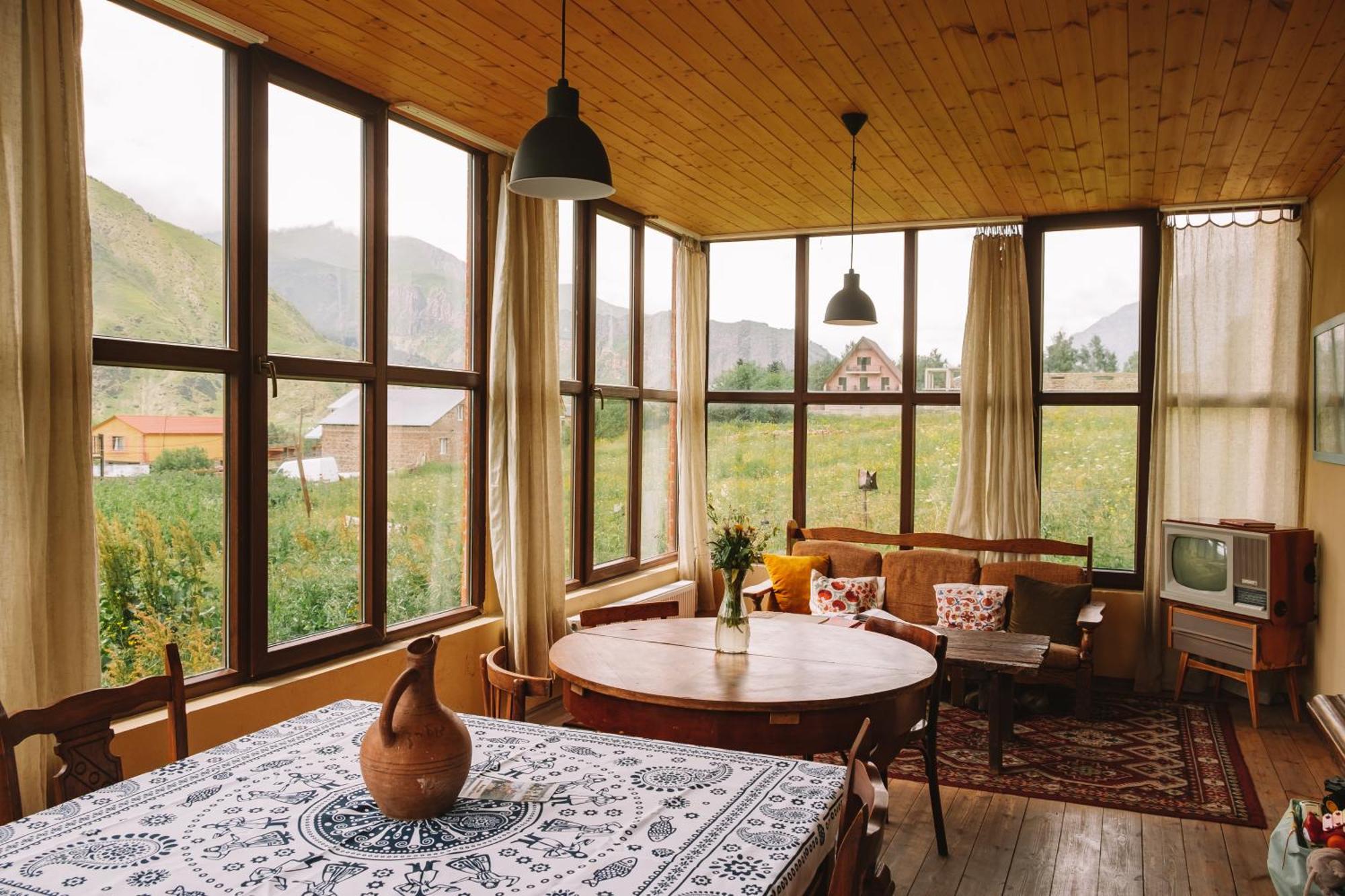 Hotel Arte In Kazbegi Extérieur photo