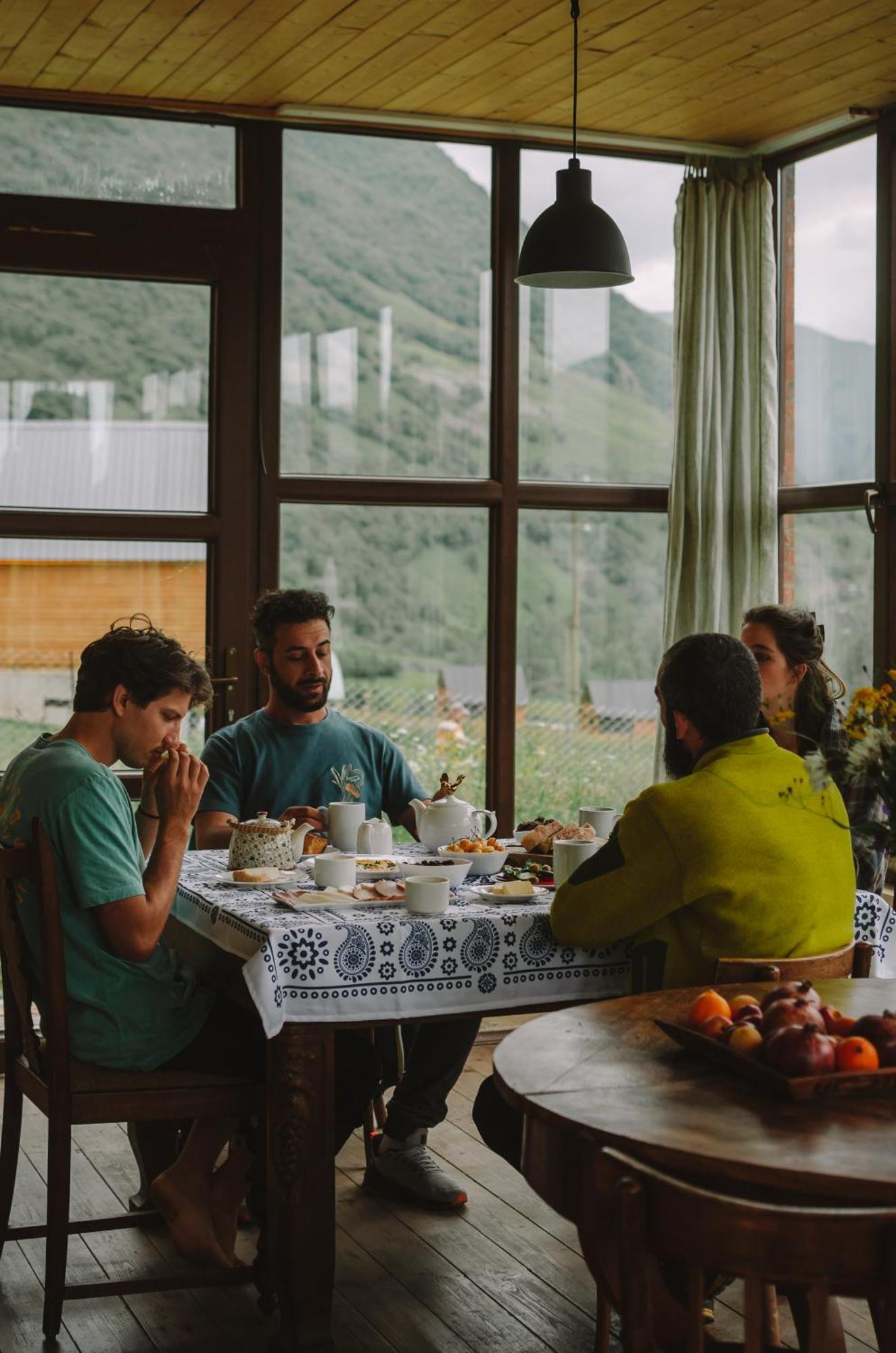 Hotel Arte In Kazbegi Extérieur photo