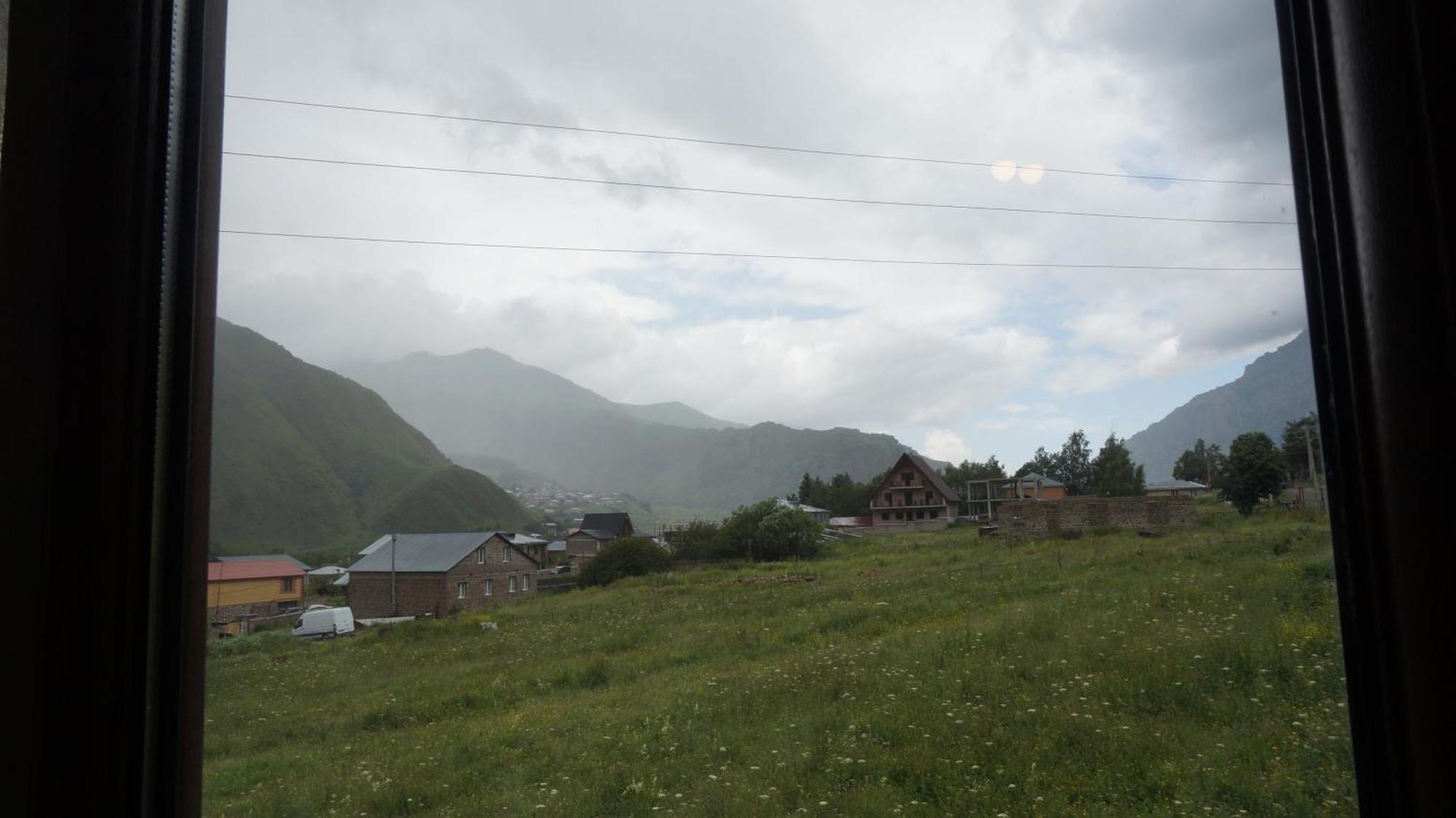 Hotel Arte In Kazbegi Extérieur photo