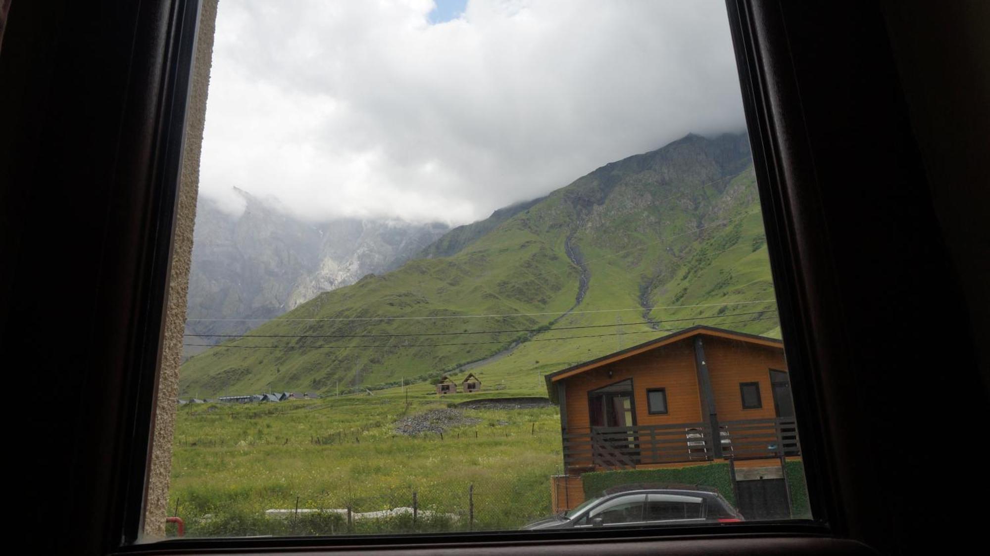 Hotel Arte In Kazbegi Extérieur photo