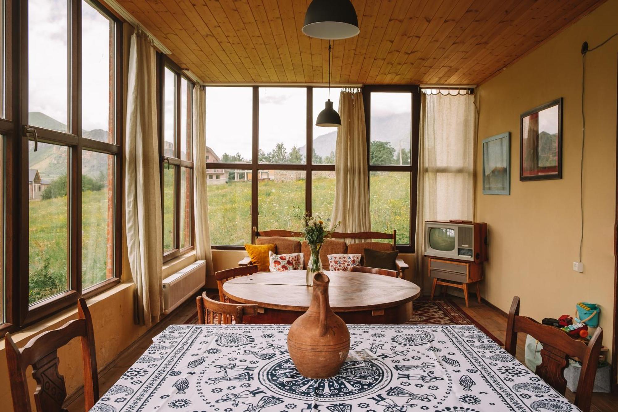 Hotel Arte In Kazbegi Extérieur photo