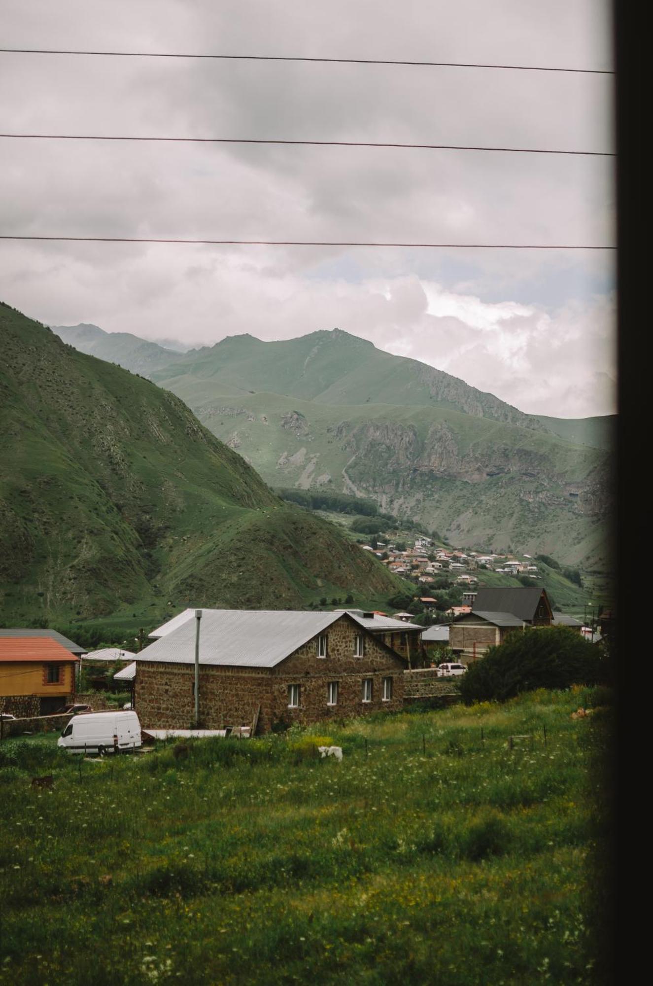 Hotel Arte In Kazbegi Extérieur photo