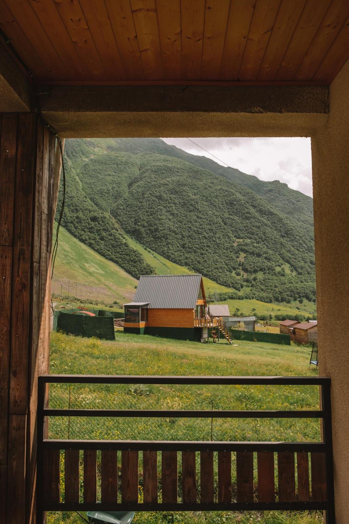 Hotel Arte In Kazbegi Extérieur photo