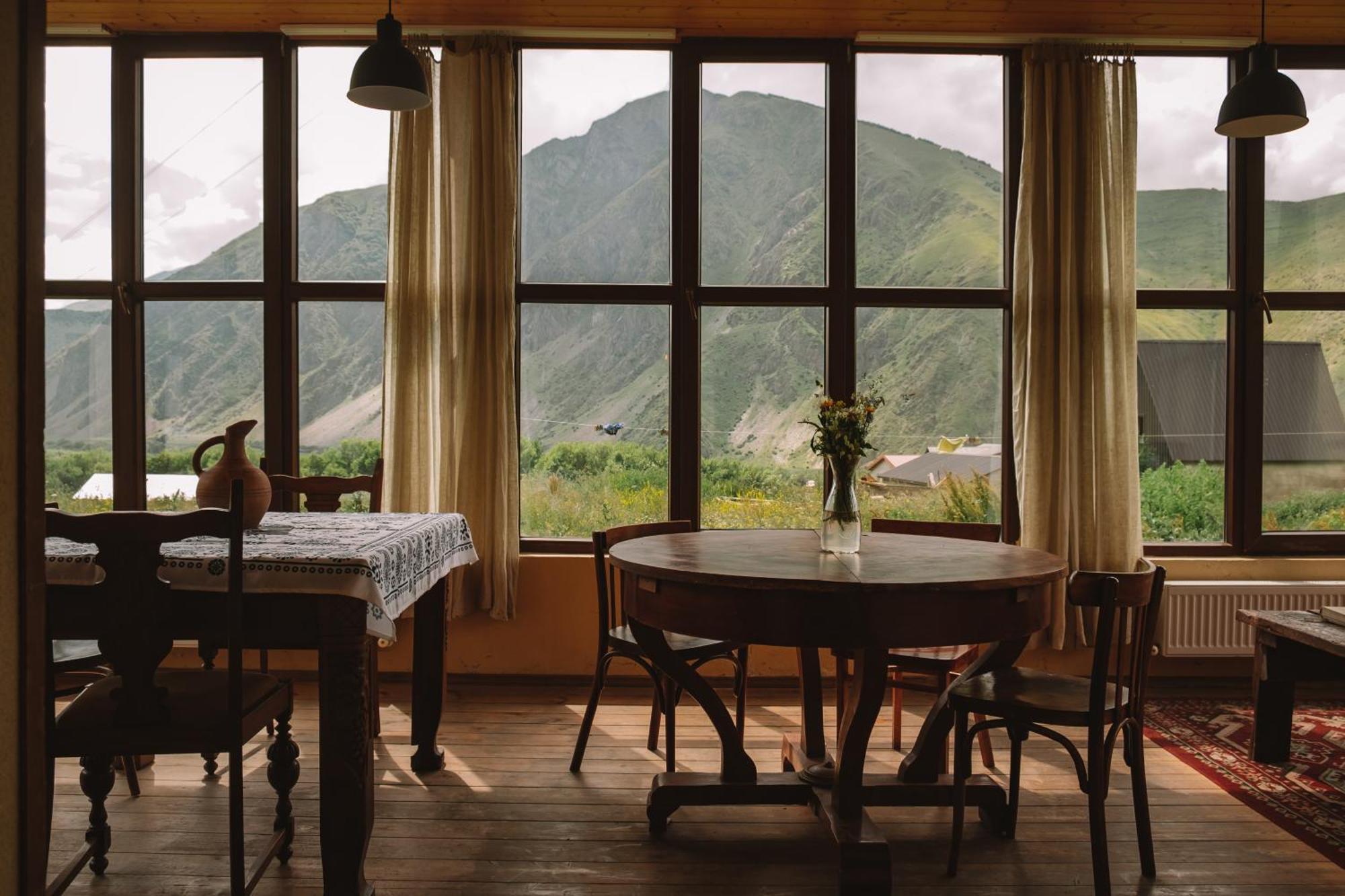 Hotel Arte In Kazbegi Extérieur photo