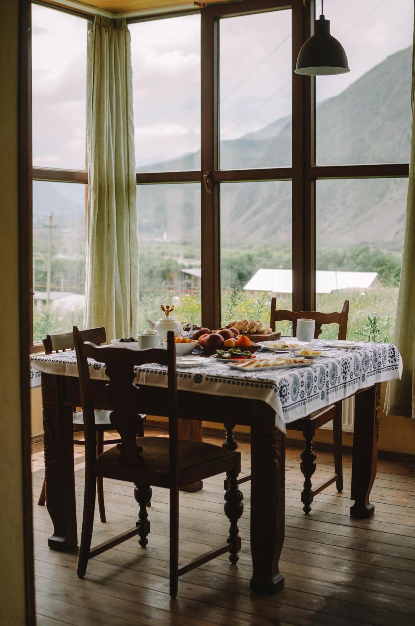Hotel Arte In Kazbegi Extérieur photo