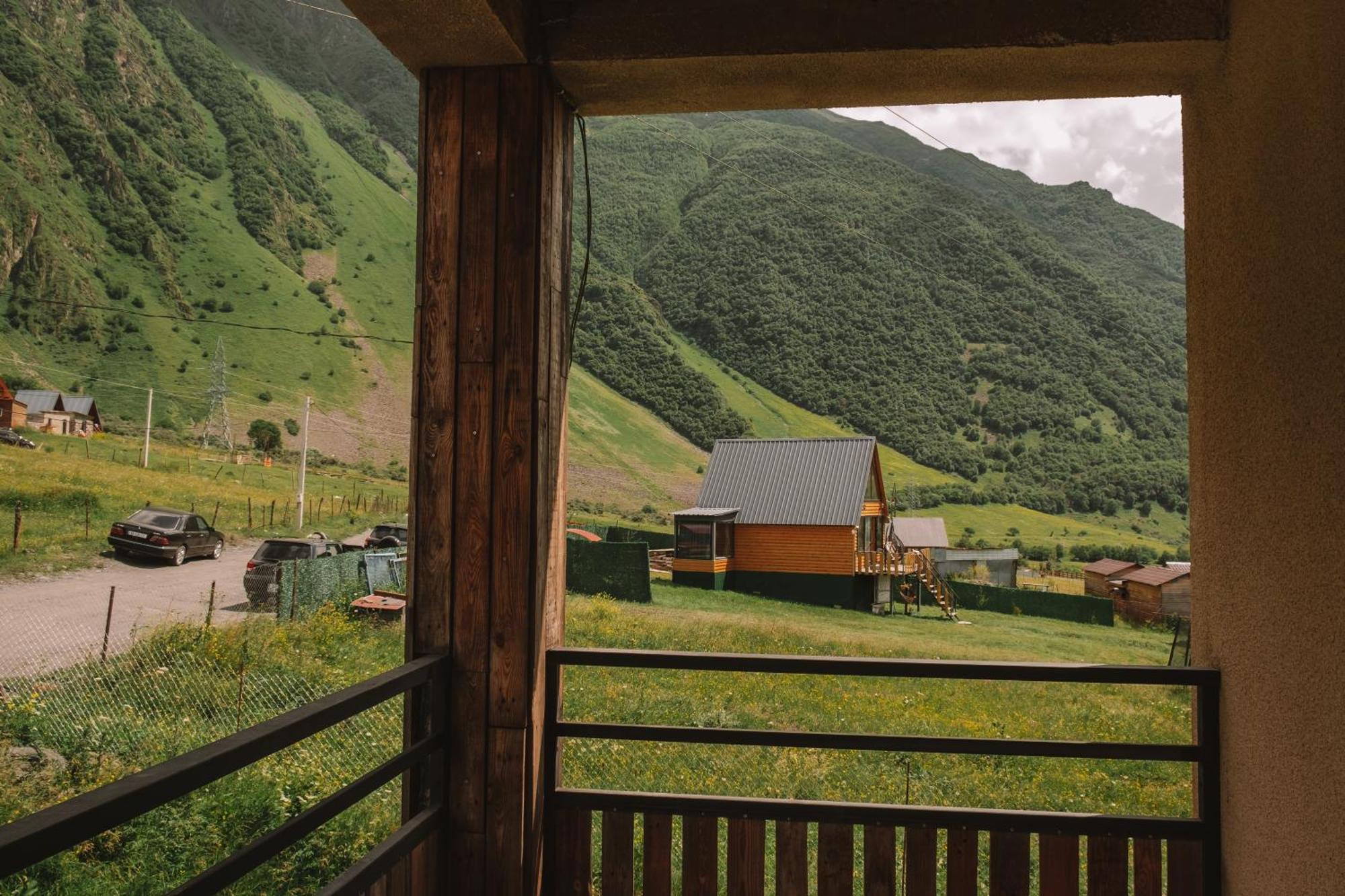 Hotel Arte In Kazbegi Extérieur photo